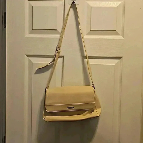 Liz Clarborne Pocketbook - Picture 1 of 12